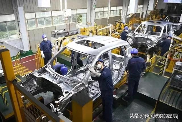 中国汽车新趋势：瘸腿走路激发浩大反作用，行业堕入深度危境！